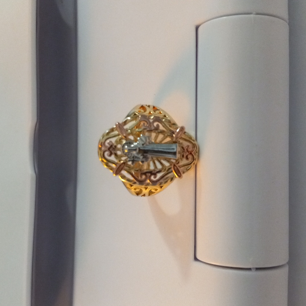 St Benedict Gold Layered/ORO LAMINADO Woman RING Size 7 NWOT - Picture 3 of 6